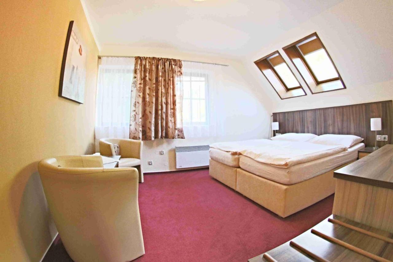 Hotel Koruna Karlštejn Eksteriør billede